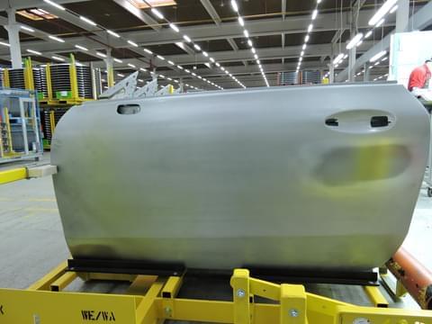 Reparatur eines Bauteils nach einem von Robotern verursachten Schaden